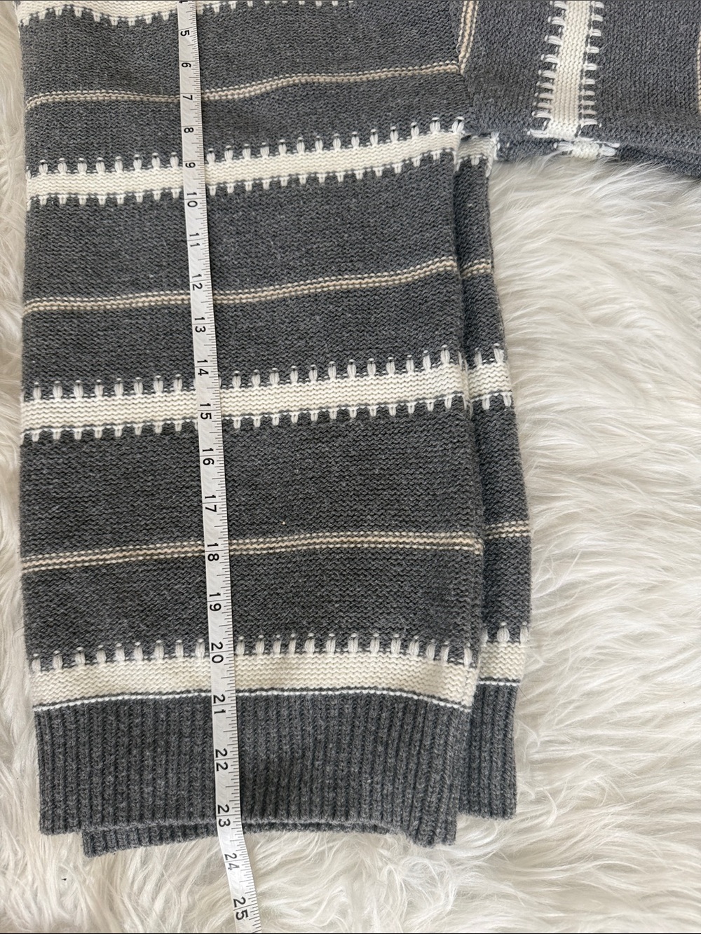 Women’s Gray & White Striped Knit Crewneck Sweater Size Medium - Picture 5 of 6